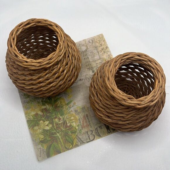 Set of Small Light Brown Beautifully Woven Round Shaped Vase Baskets Decor - Picture 2 of 7